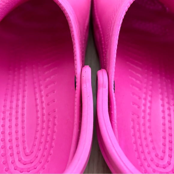 Women’s Hot Pink Crocs | Size 8 | Barbie Pink | A04 - Picture 3 of 7